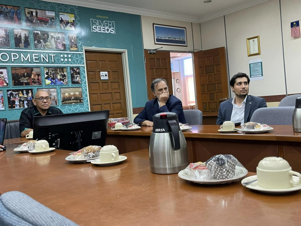 Visit by Director General of Turkish Red Crescent